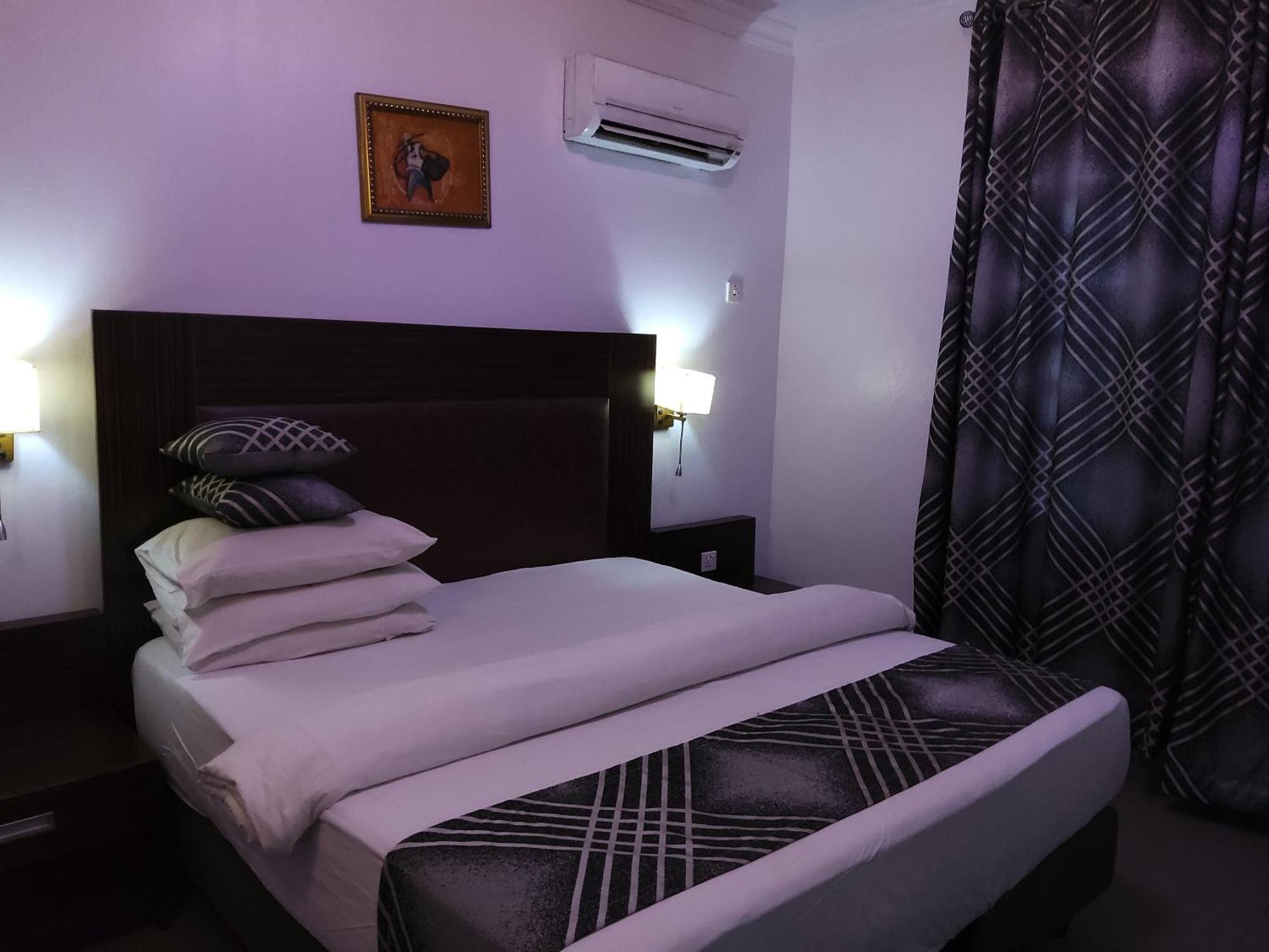 Crownedge Hotels Ikeja Eksteriør bilde