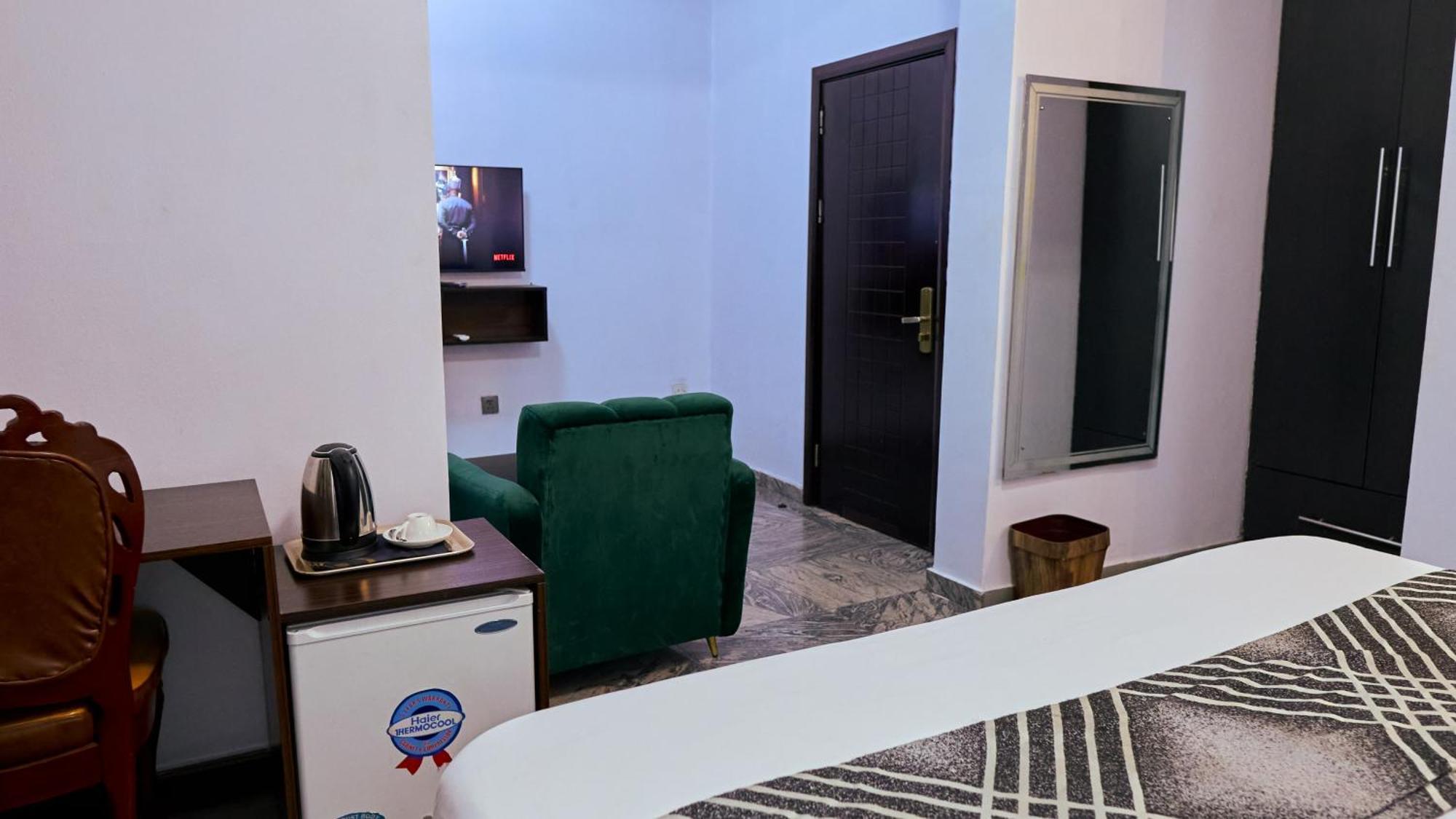 Crownedge Hotels Ikeja Eksteriør bilde