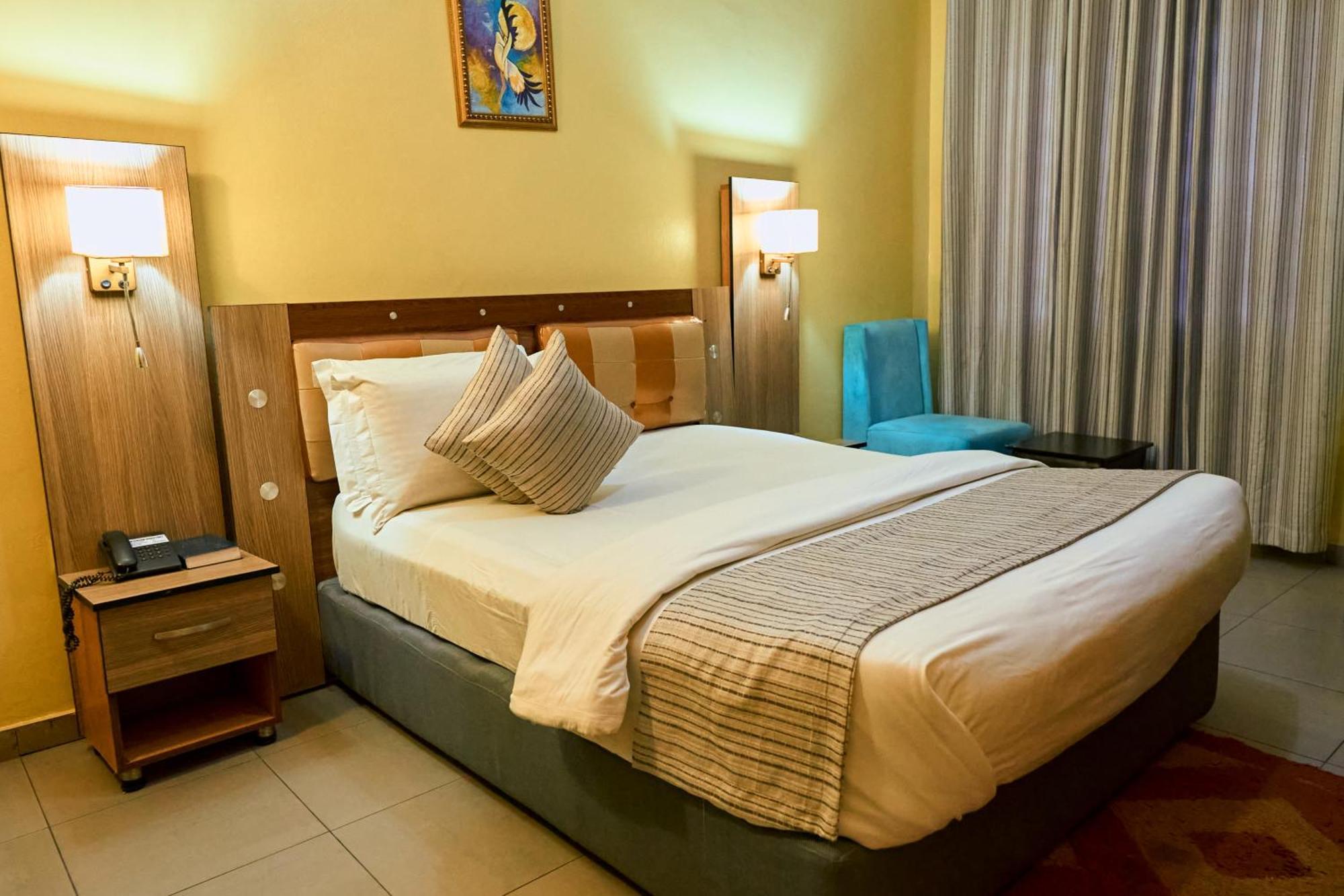 Crownedge Hotels Ikeja Eksteriør bilde